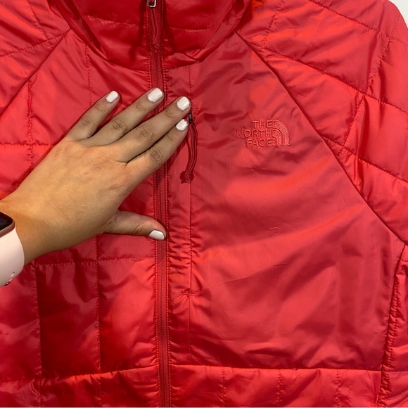 NEW North Face Women’s Insulated Jacket Size M - Picture 2 of 6